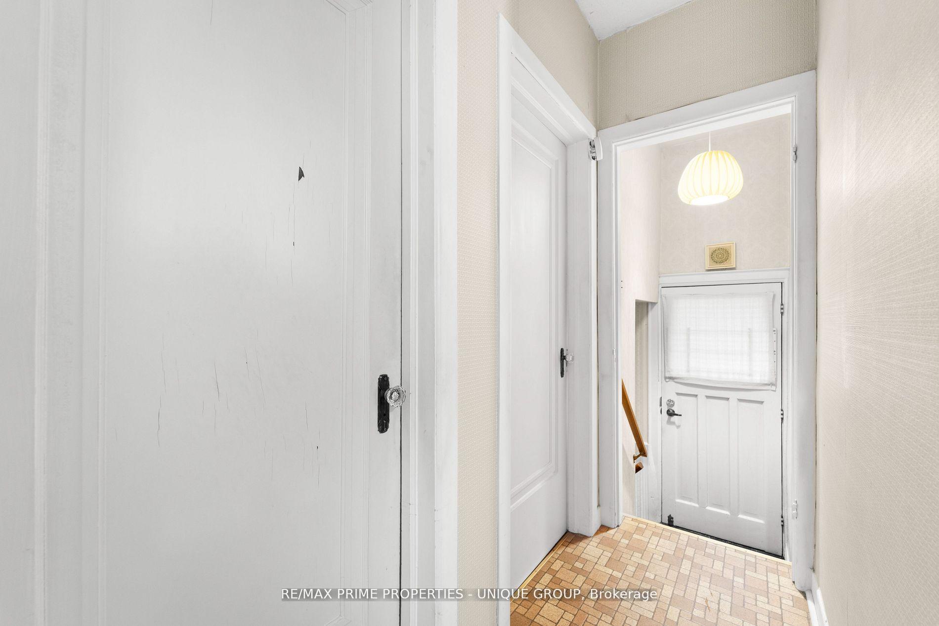 Photo 10 of 174 Gamble Avenue, Toronto, East York — HOMEH