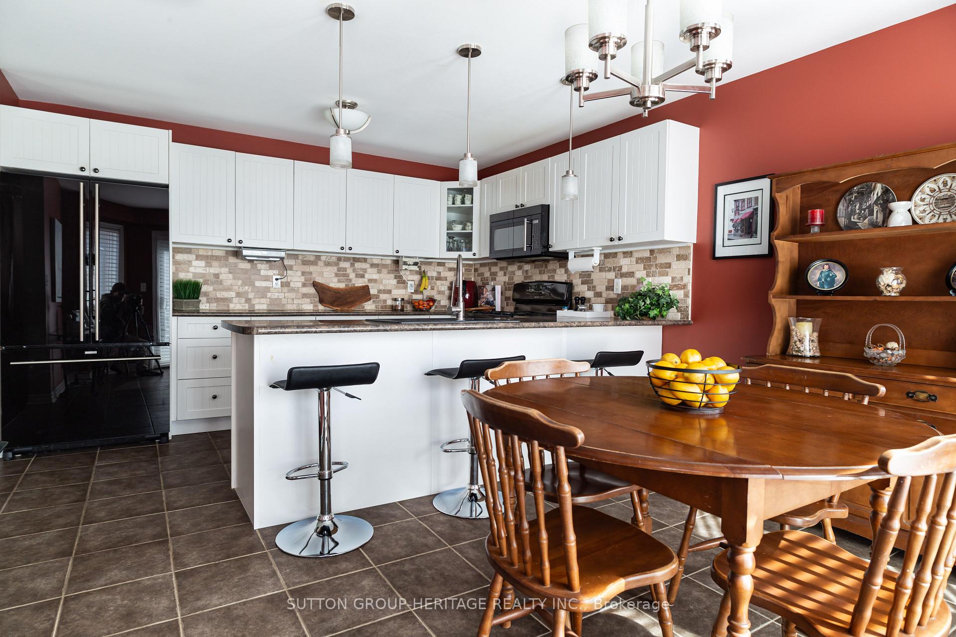Photo 6 of 30 Russell Barton Lane, Uxbridge — HOMEH