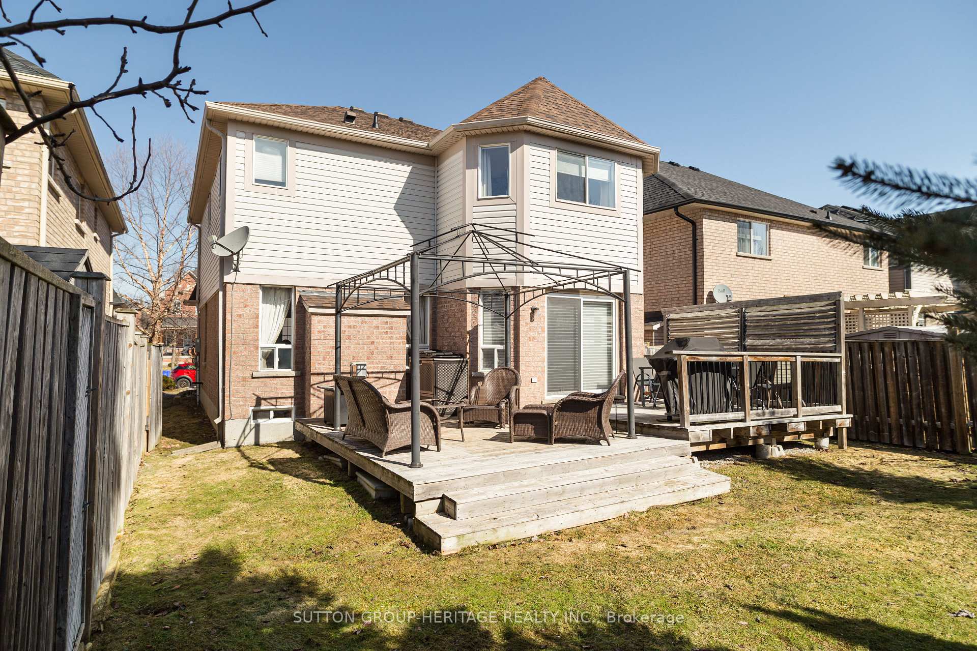 Photo 31 of 30 Russell Barton Lane, Uxbridge — HOMEH