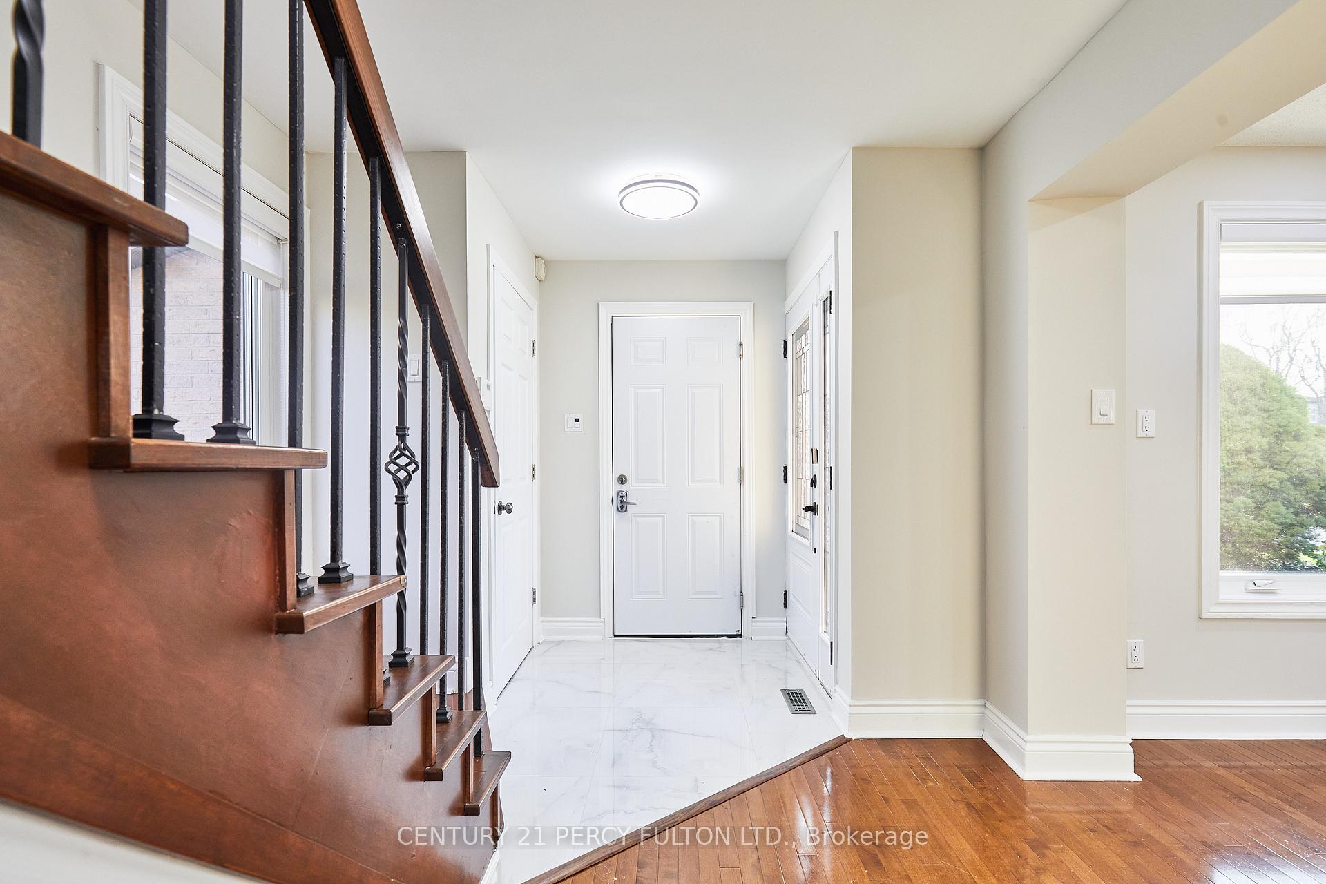 Photo 2 of 605 Beckworth Square, Pickering, Amberlea — HOMEH