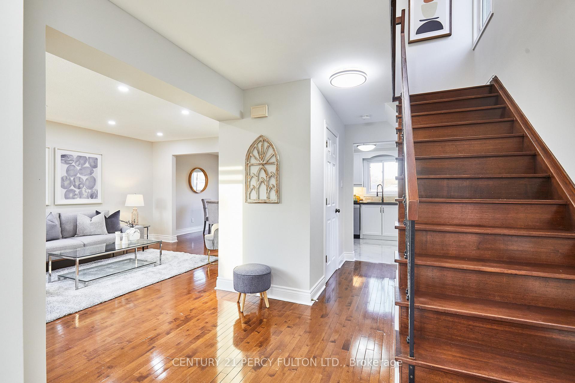 Photo 12 of 605 Beckworth Square, Pickering, Amberlea — HOMEH