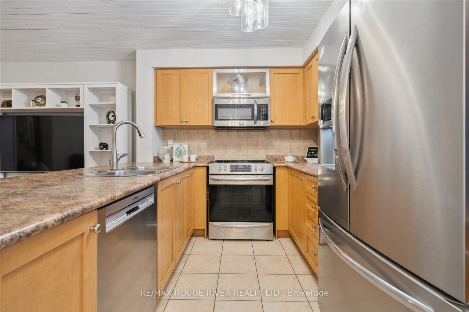 Photo 6 of 19 Abela Lane, Ajax, Central — HOMEH
