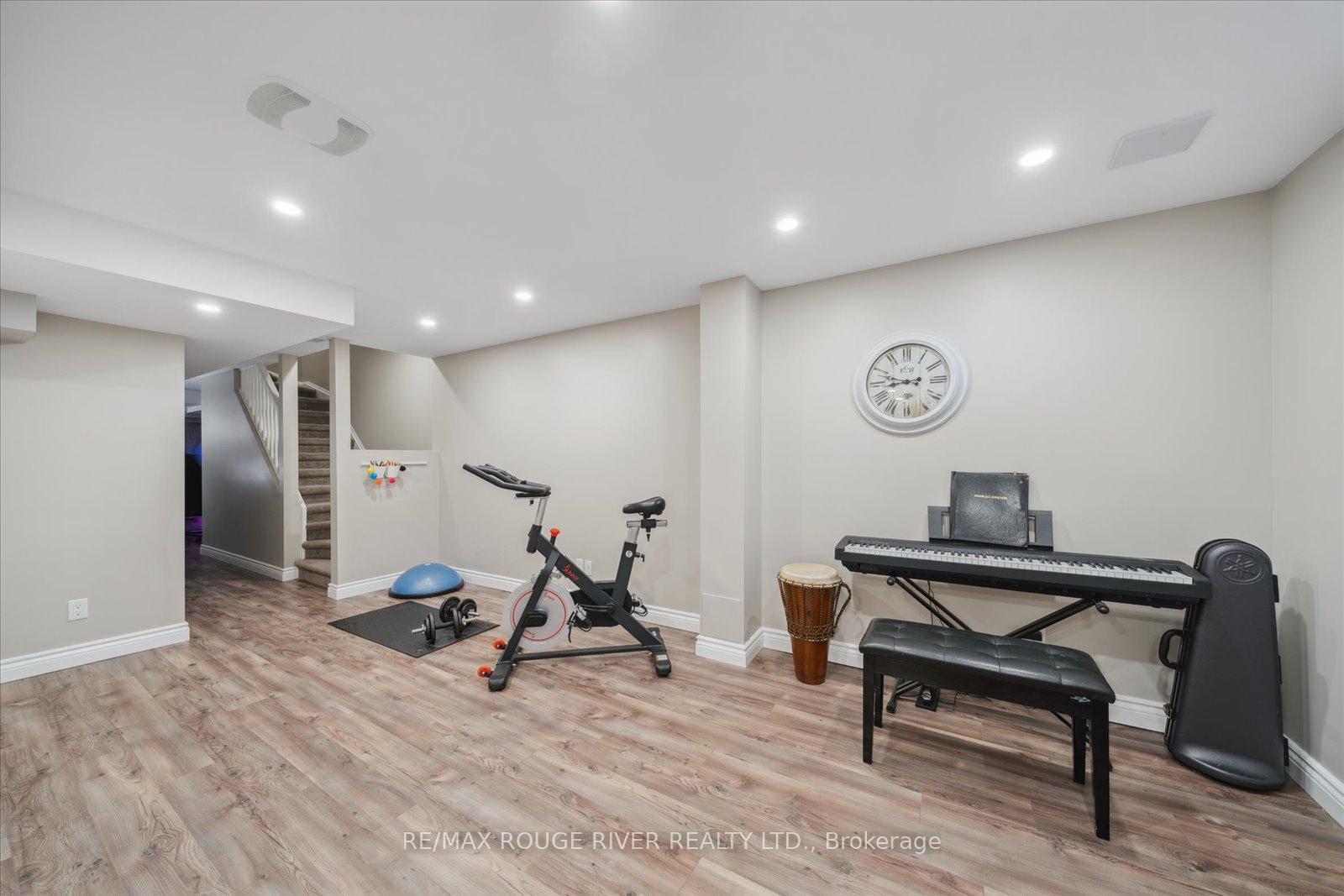 Photo 22 of 19 Abela Lane, Ajax, Central — HOMEH