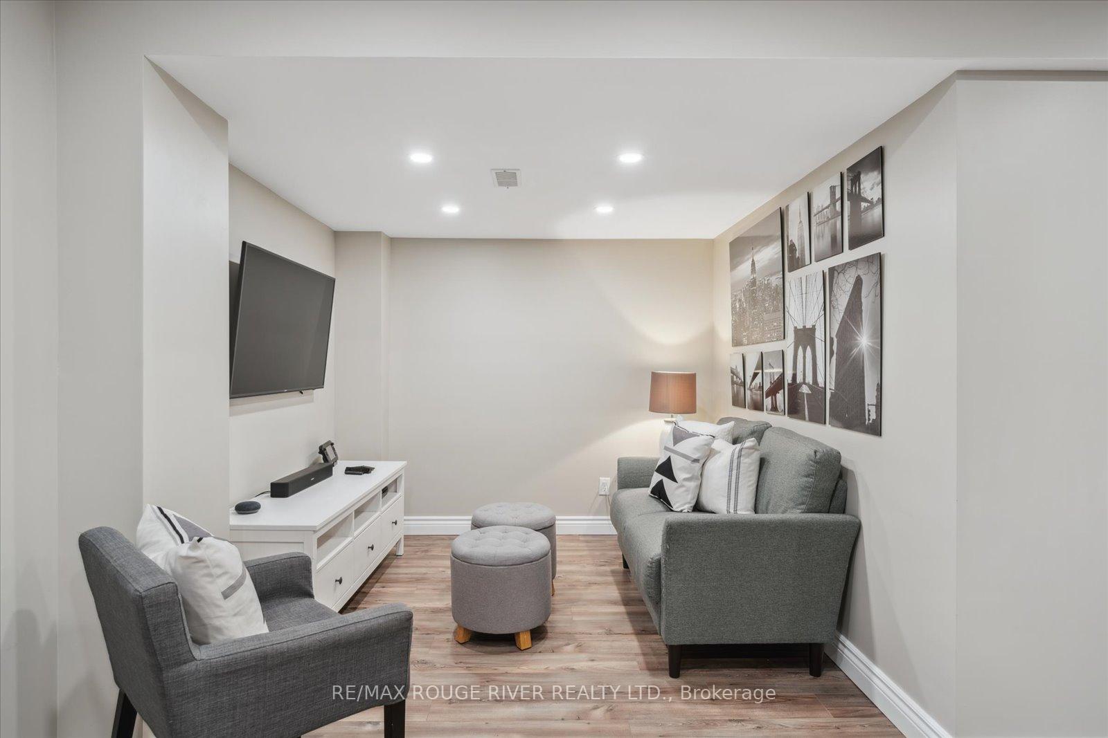 Photo 20 of 19 Abela Lane, Ajax, Central — HOMEH