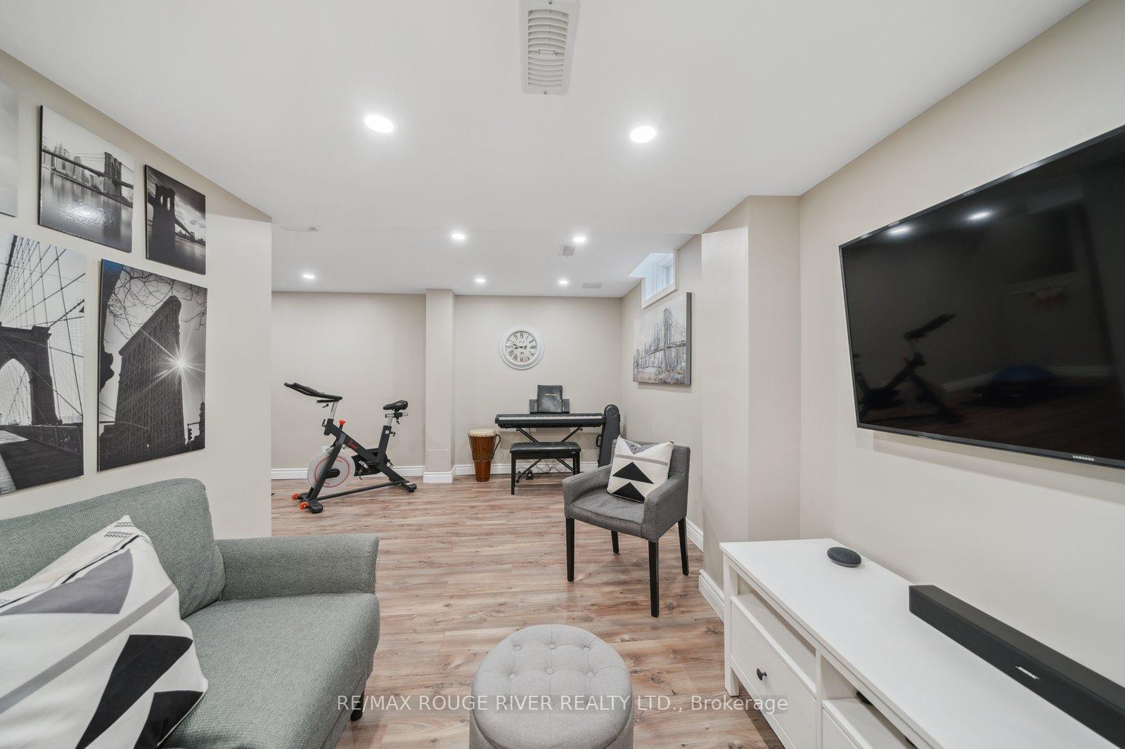Photo 23 of 19 Abela Lane, Ajax, Central — HOMEH