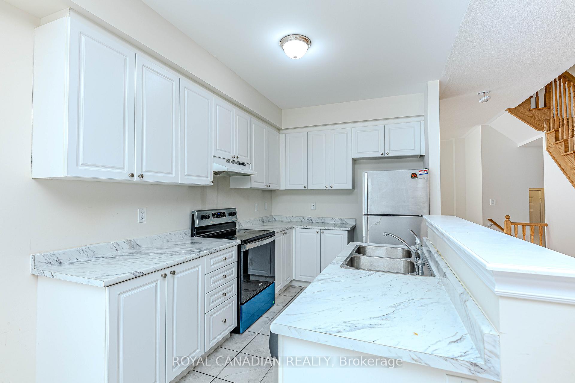 Photo 10 of 3 Royal Fern Crescent, Caledon, Rural Caledon — HOMEH