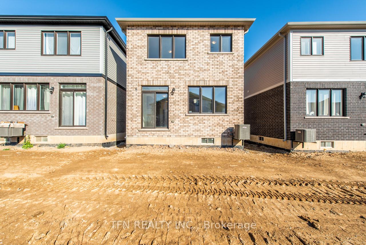 Photo 2 of 50 Lilac Circle, Haldimand — HOMEH