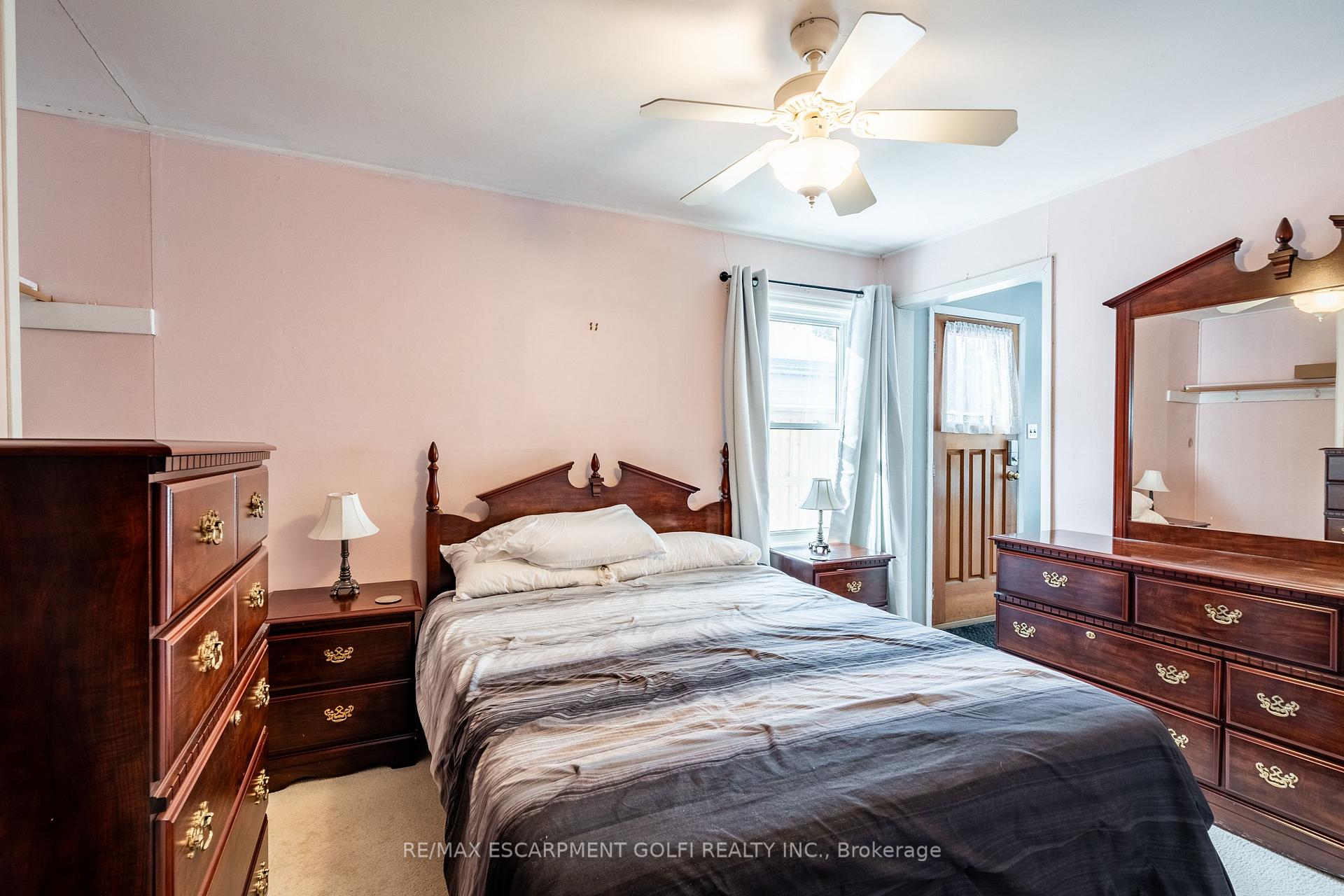 Photo 7 of 450 Upper Sherman Avenue, Hamilton, Raleigh — HOMEH