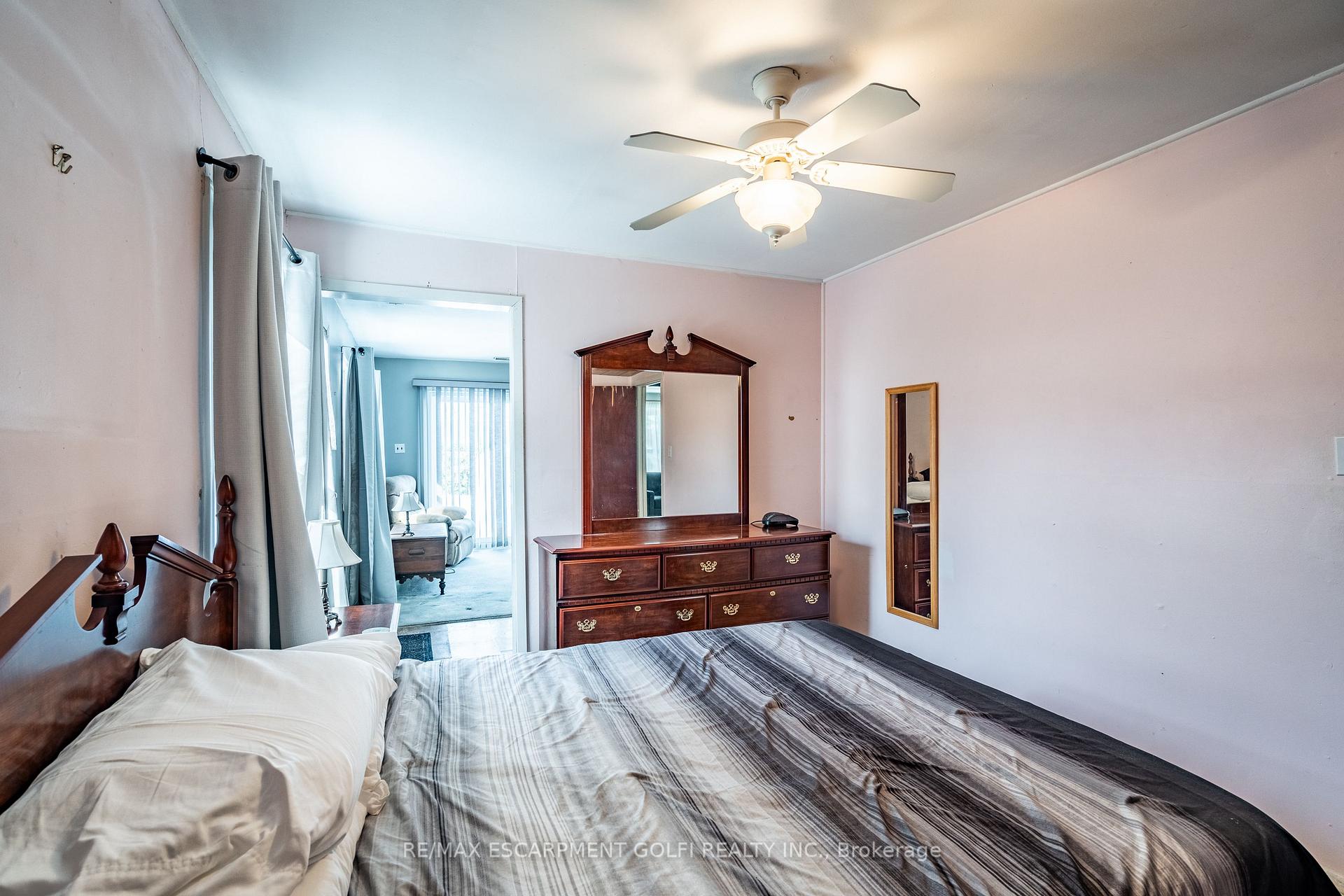 Photo 14 of 450 Upper Sherman Avenue, Hamilton, Raleigh — HOMEH