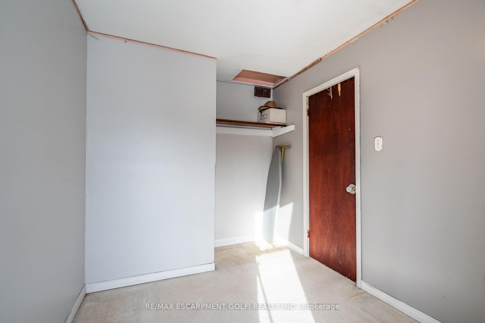Photo 9 of 450 Upper Sherman Avenue, Hamilton, Raleigh — HOMEH