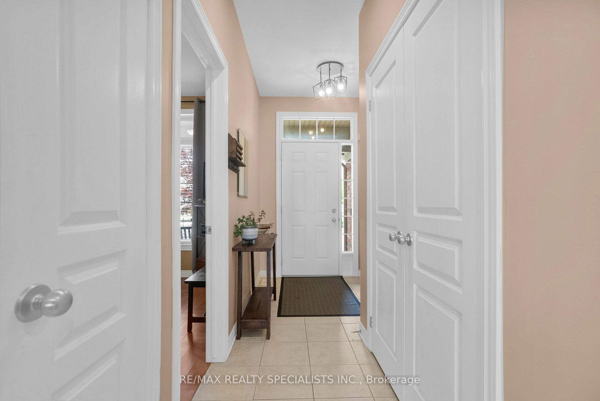 Photo 7 of 4324 Lindsey Crescent, Lincoln, Beamsville — HOMEH