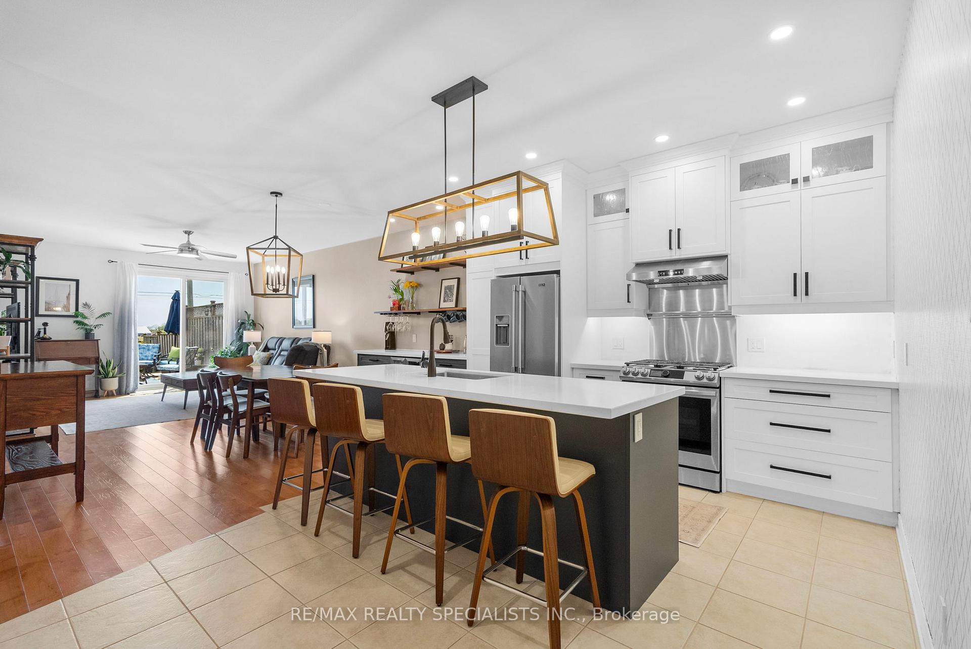 Photo 8 of 4324 Lindsey Crescent, Lincoln, Beamsville — HOMEH