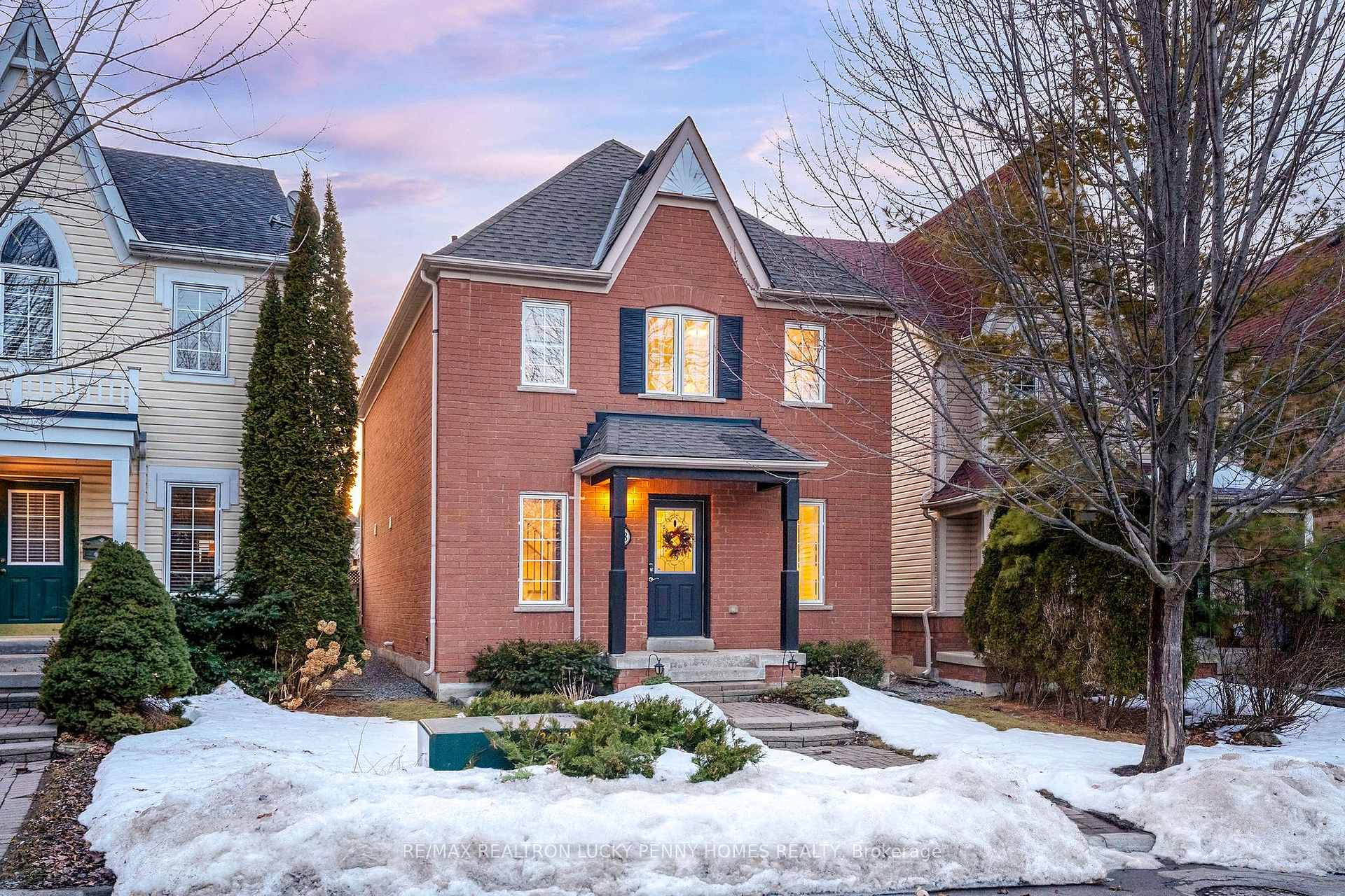 Photo 8 of 18 Colty Drive, Markham, Angus Glen — HOMEH