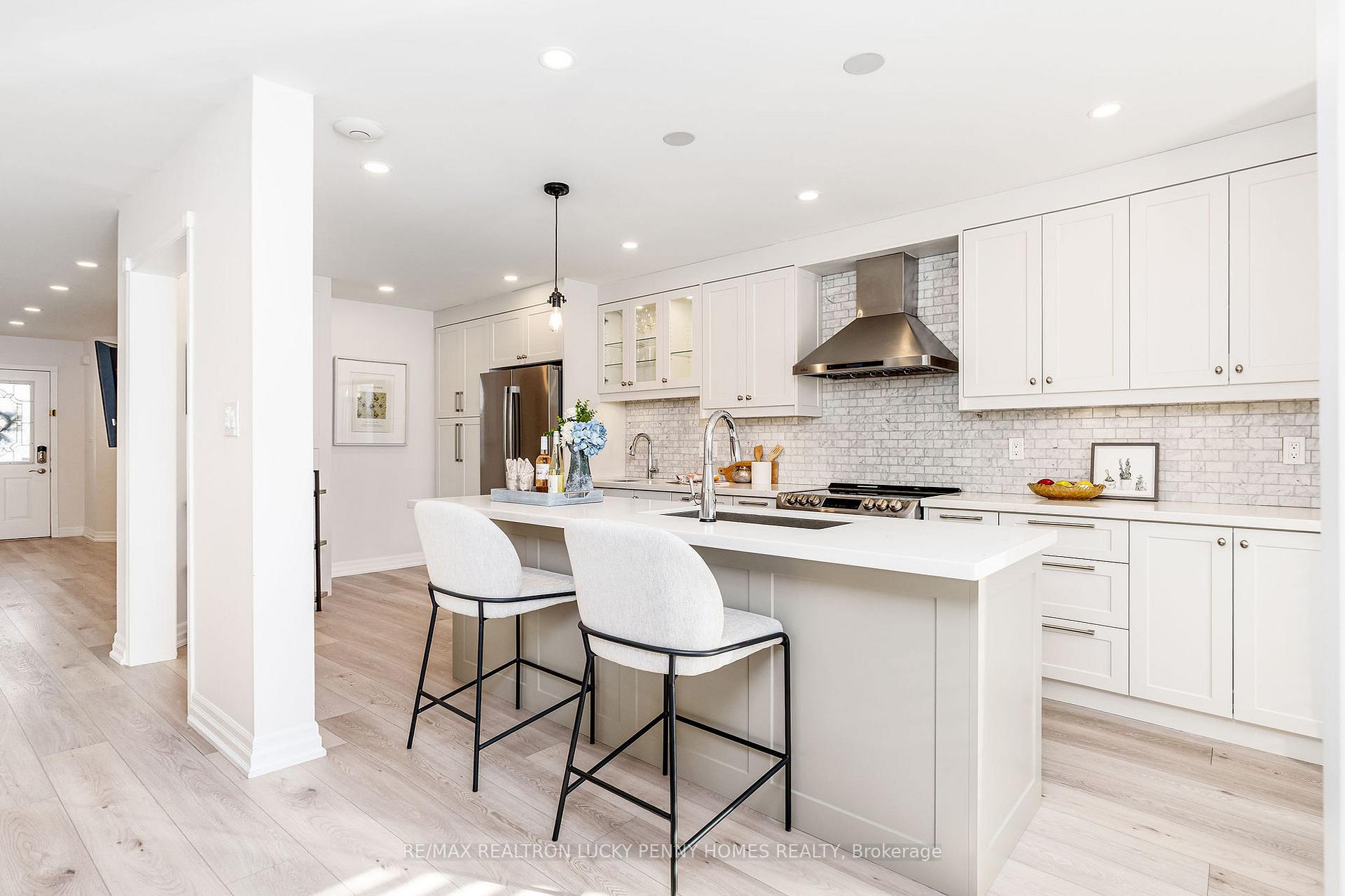 Photo 5 of 18 Colty Drive, Markham, Angus Glen — HOMEH