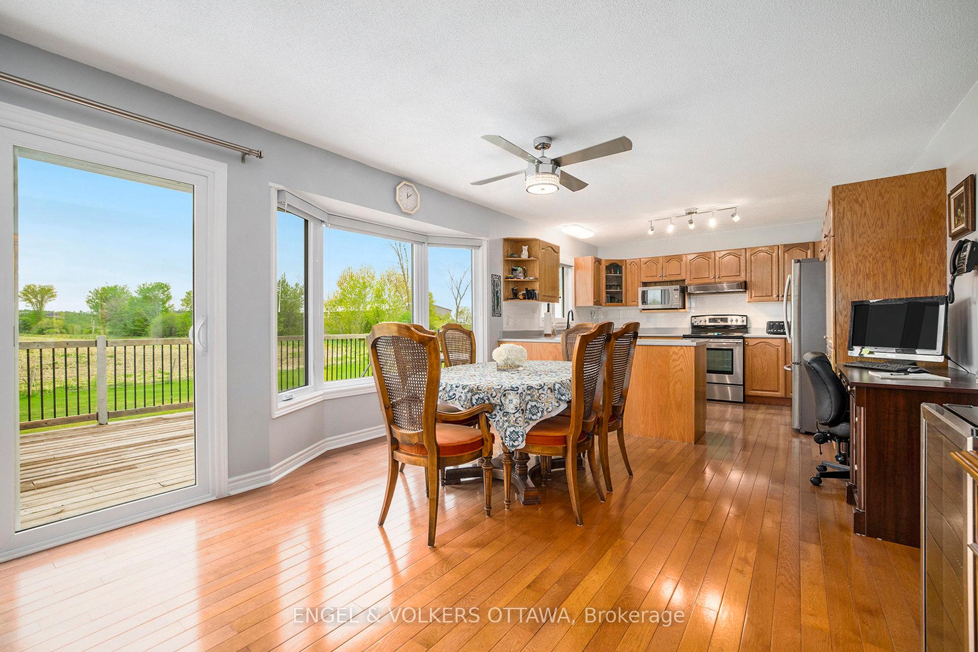 Photo 11 of 3093 Woodkilton Drive, Ottawa, Dunrobin — HOMEH