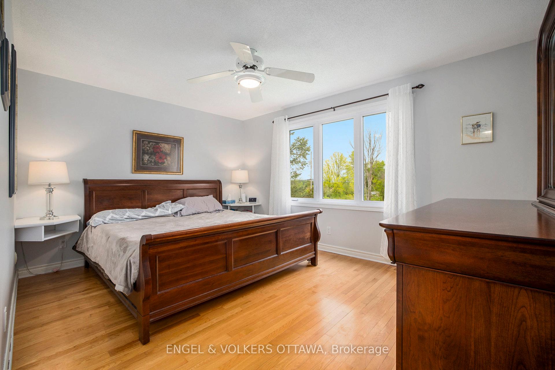 Photo 13 of 3093 Woodkilton Drive, Ottawa, Dunrobin — HOMEH