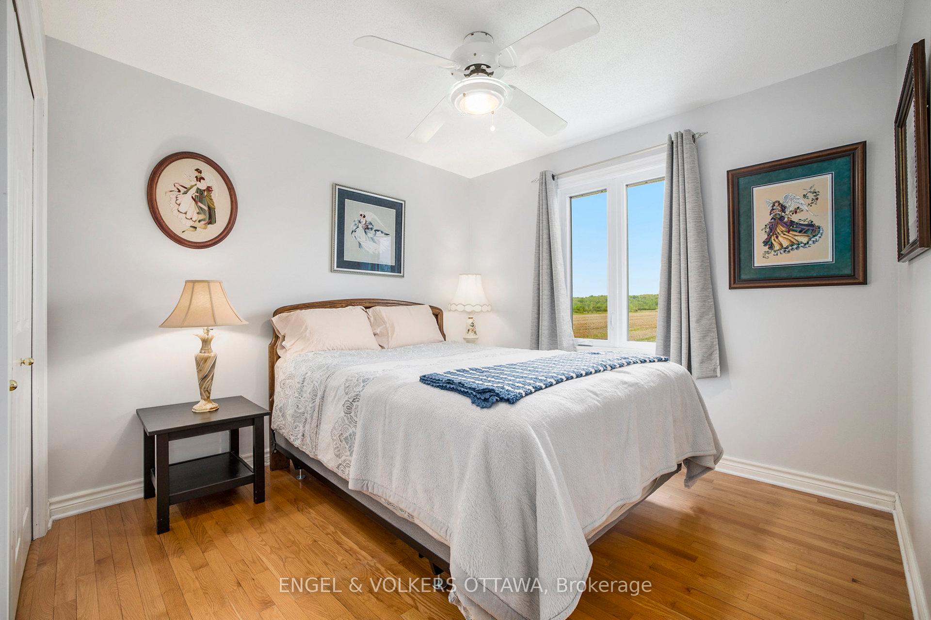 Photo 8 of 3093 Woodkilton Drive, Ottawa, Dunrobin — HOMEH