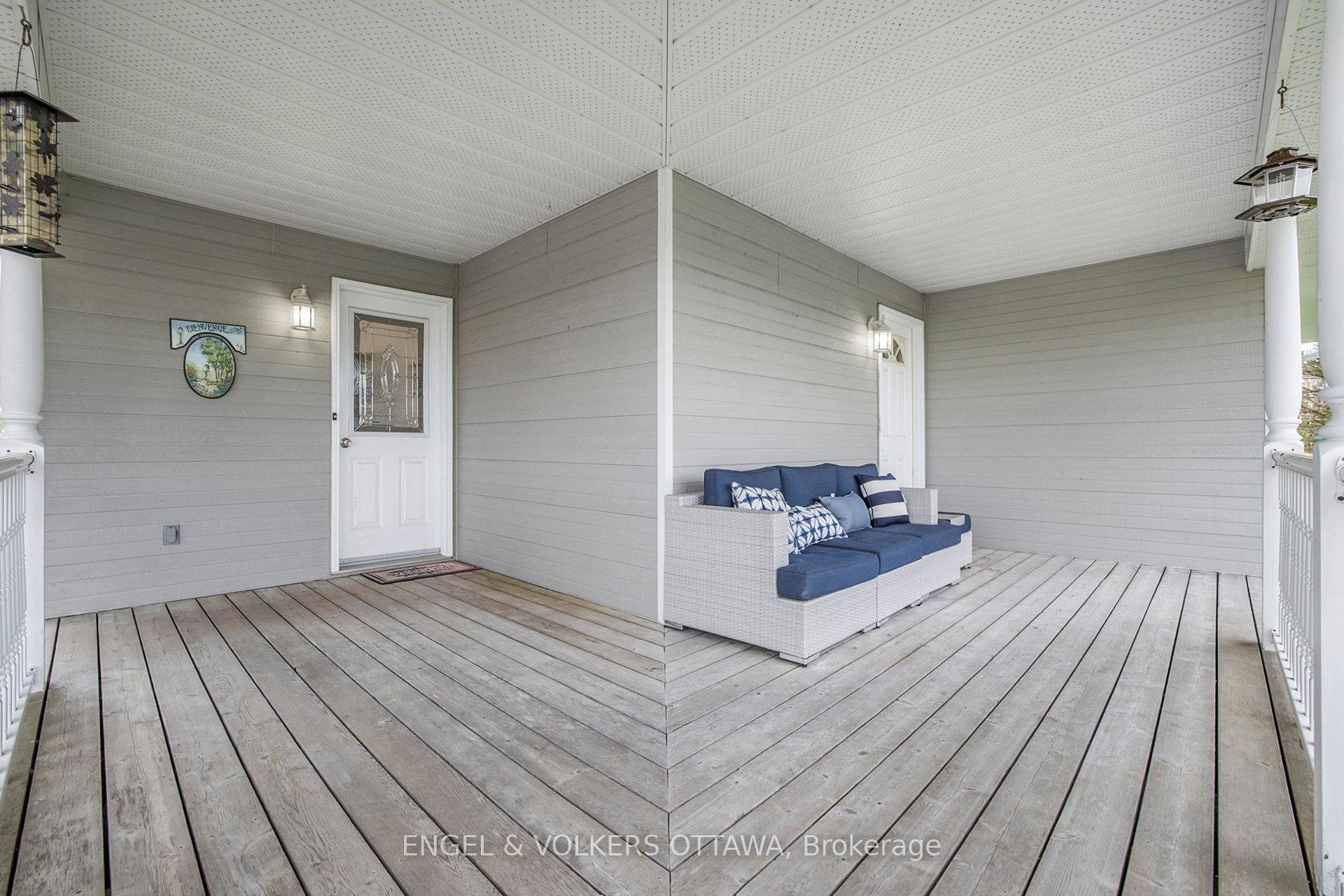 Photo 24 of 3093 Woodkilton Drive, Ottawa, Dunrobin — HOMEH