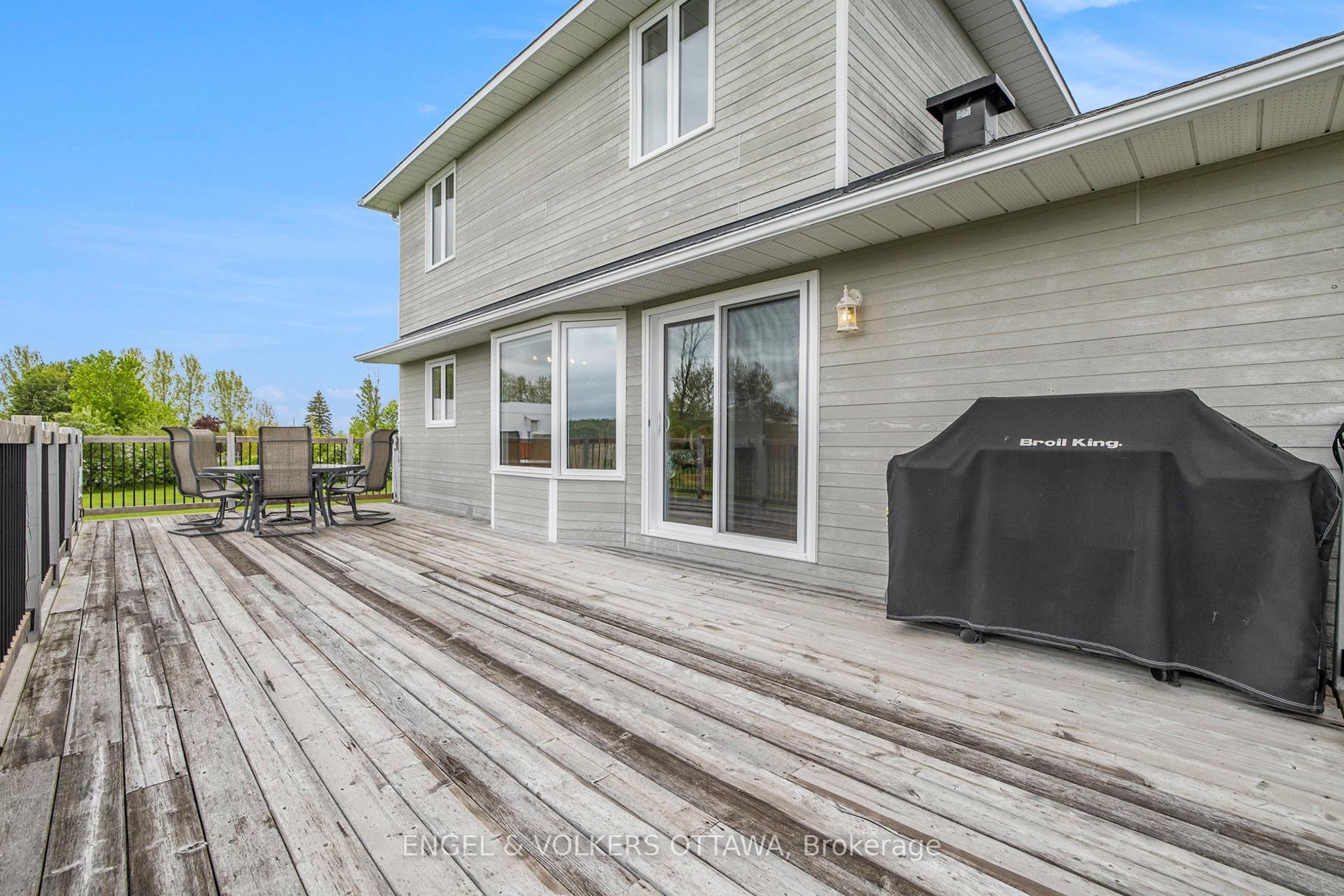 Photo 26 of 3093 Woodkilton Drive, Ottawa, Dunrobin — HOMEH