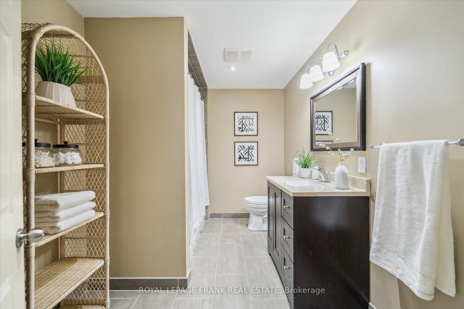 Photo 31 of 135 Rivers Edge Place, Whitby, Taunton North — HOMEH