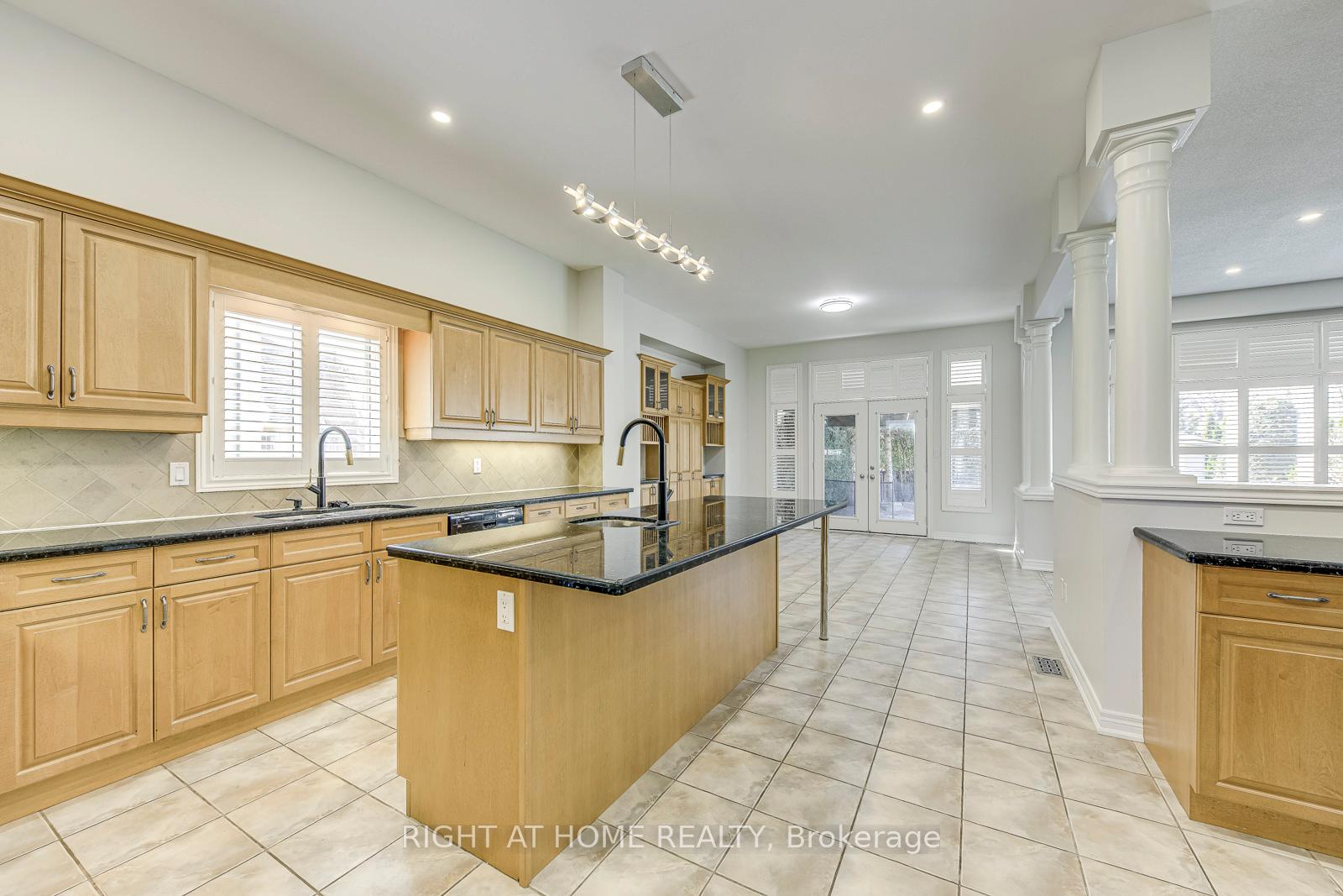 Photo 5 of 8 Hackamore Court, Hamilton, Meadowlands — HOMEH