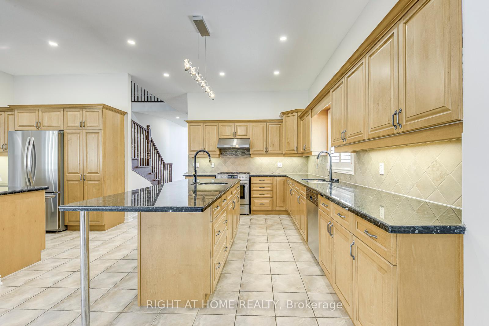 Photo 4 of 8 Hackamore Court, Hamilton, Meadowlands — HOMEH