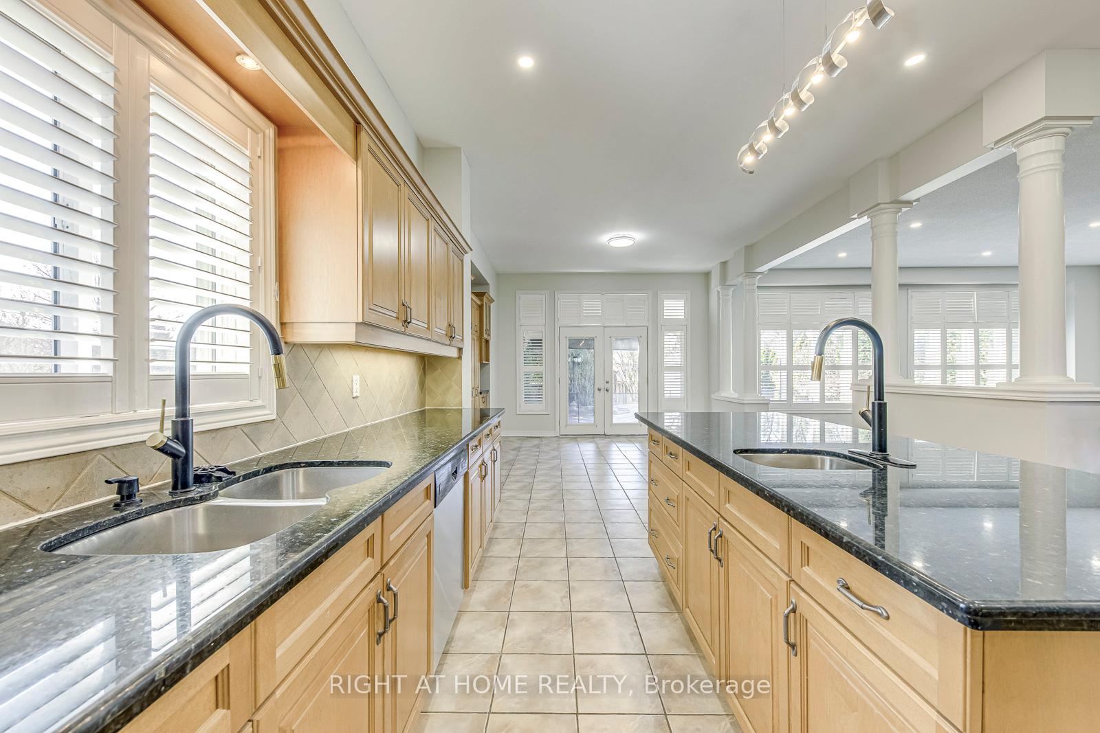 Photo 13 of 8 Hackamore Court, Hamilton, Meadowlands — HOMEH