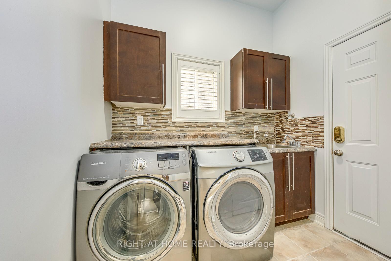 Photo 12 of 8 Hackamore Court, Hamilton, Meadowlands — HOMEH