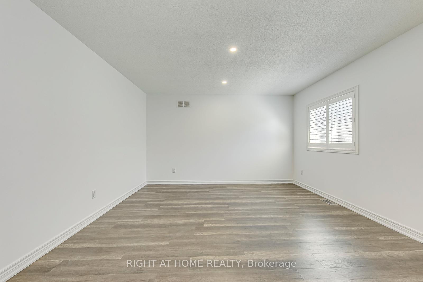 Photo 18 of 8 Hackamore Court, Hamilton, Meadowlands — HOMEH