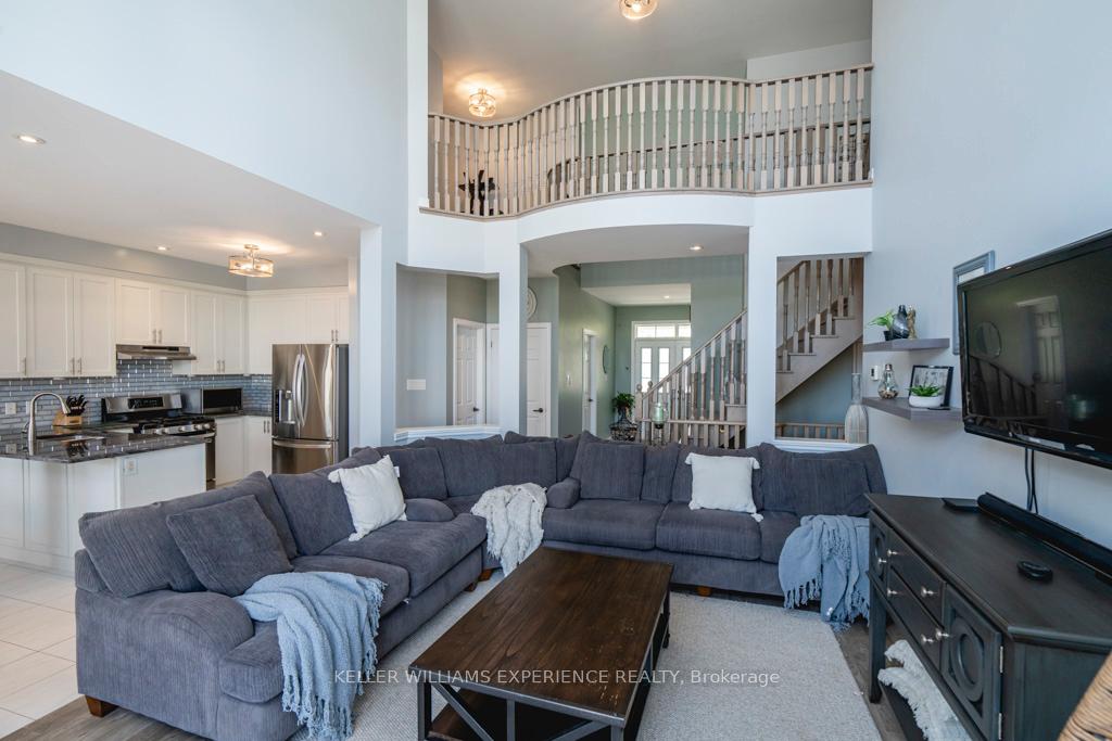 Photo 4 of 101 Riverwalk Place, Midland — HOMEH