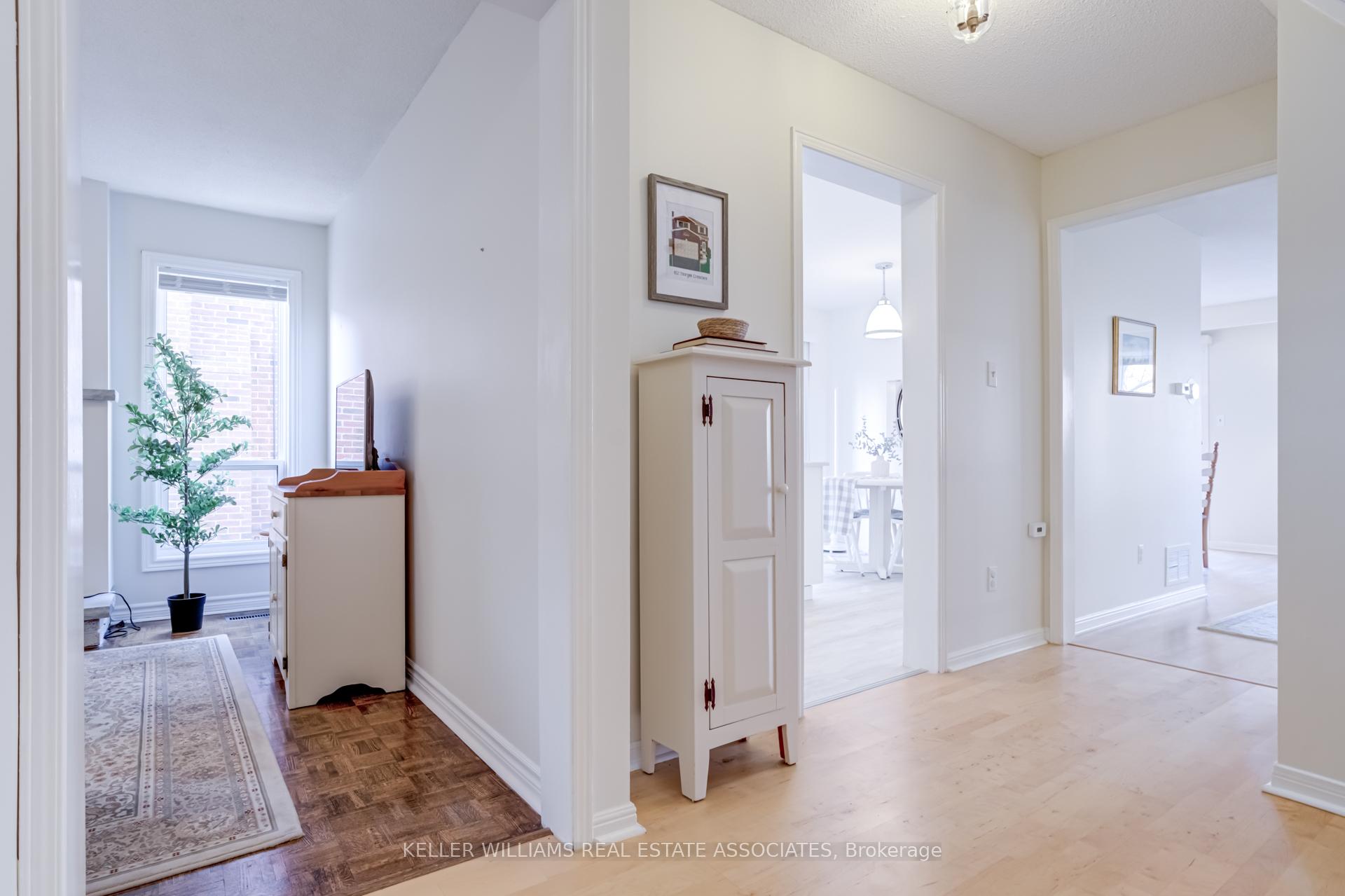 Photo 3 of 62 Stargell Crescent, Markham, Raymerville — HOMEH