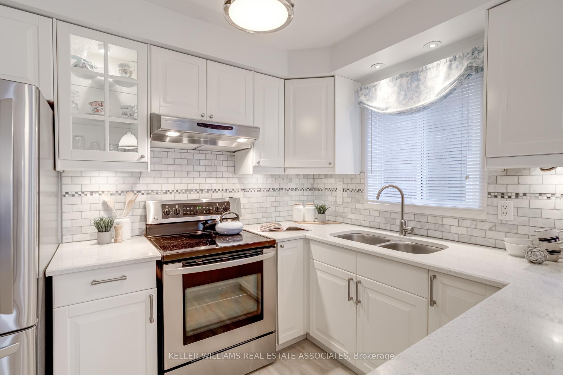 Photo 7 of 62 Stargell Crescent, Markham, Raymerville — HOMEH