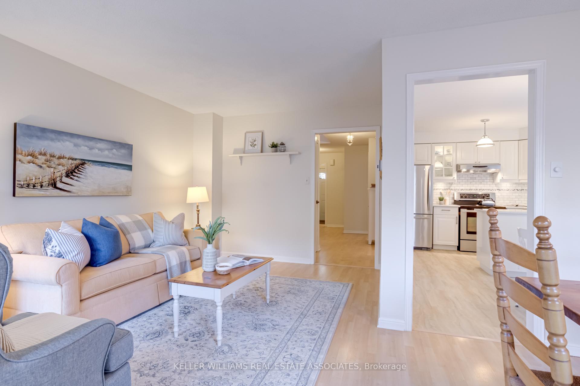 Photo 5 of 62 Stargell Crescent, Markham, Raymerville — HOMEH