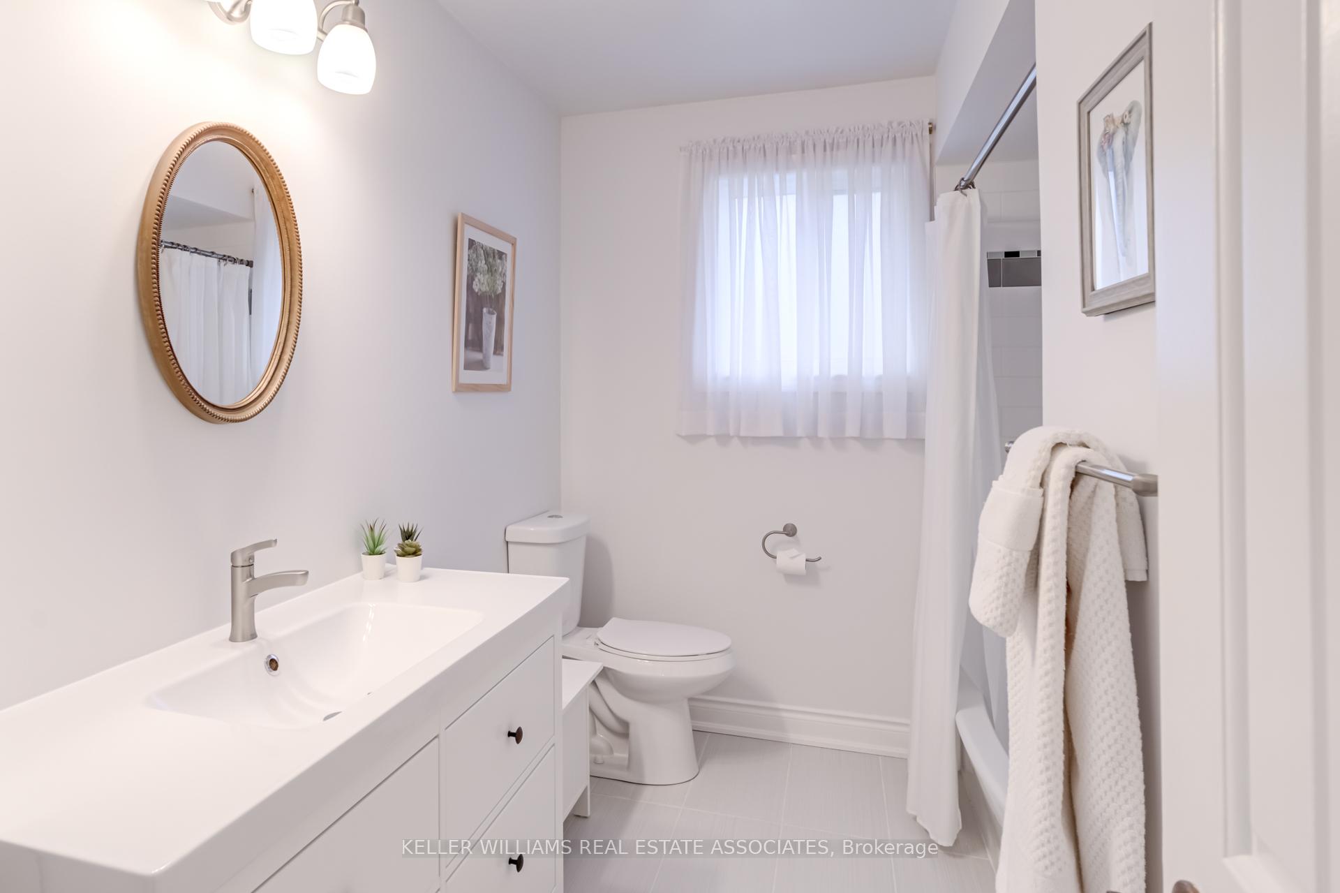 Photo 37 of 62 Stargell Crescent, Markham, Raymerville — HOMEH