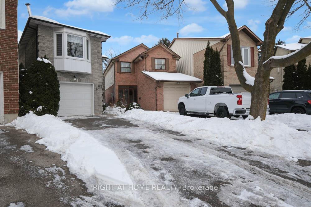 Photo 2 of 68 Baywood Circuit, Markham, Royal Orchard — HOMEH
