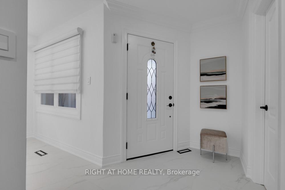 Photo 4 of 68 Baywood Circuit, Markham, Royal Orchard — HOMEH