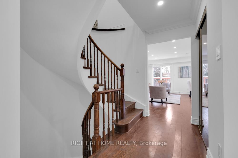 Photo 5 of 68 Baywood Circuit, Markham, Royal Orchard — HOMEH