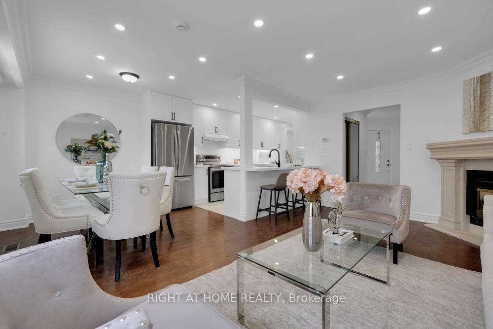 Photo 17 of 68 Baywood Circuit, Markham, Royal Orchard — HOMEH