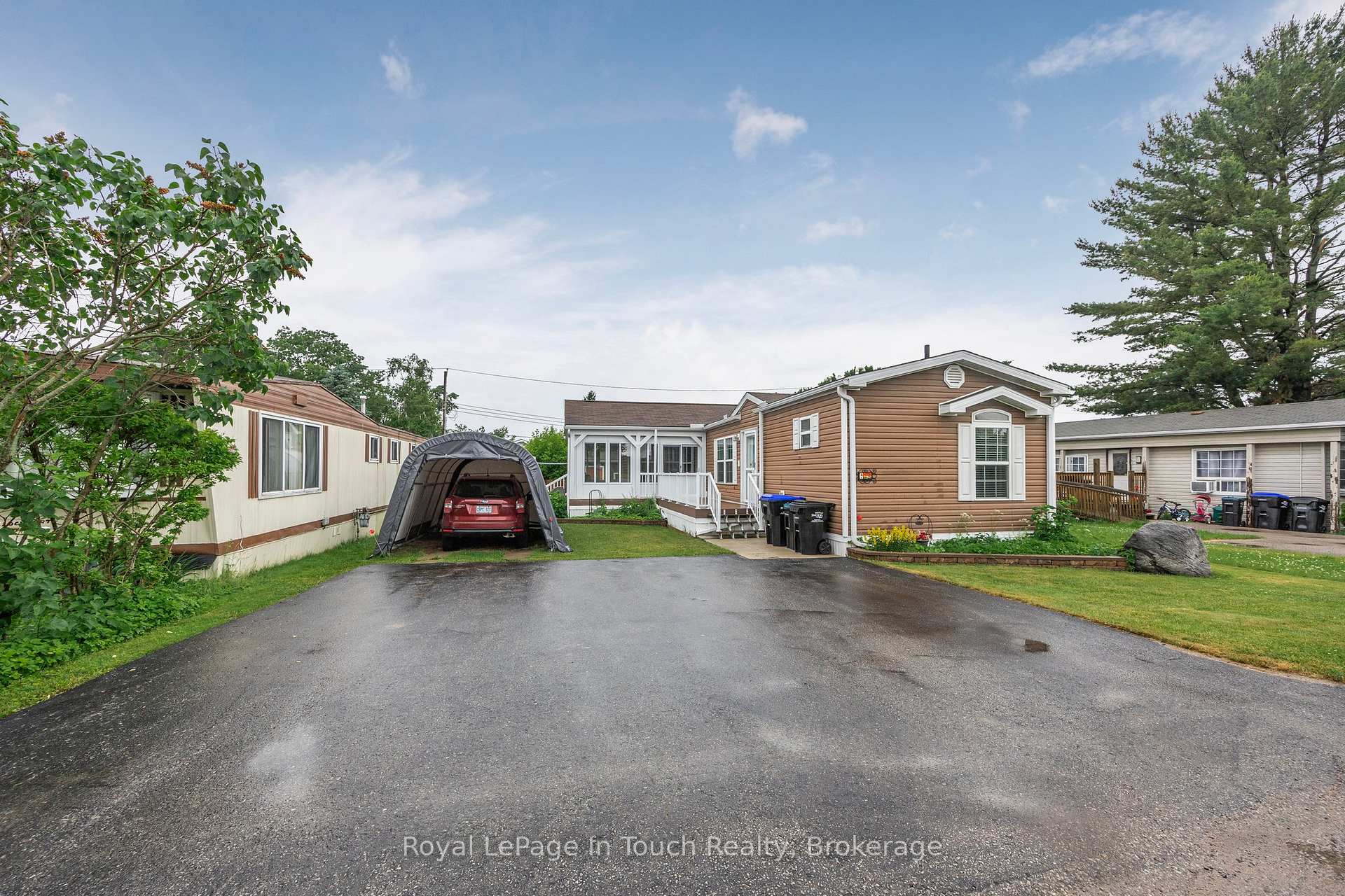 Photo 3 of 6 Maple Lane, Midland — HOMEH