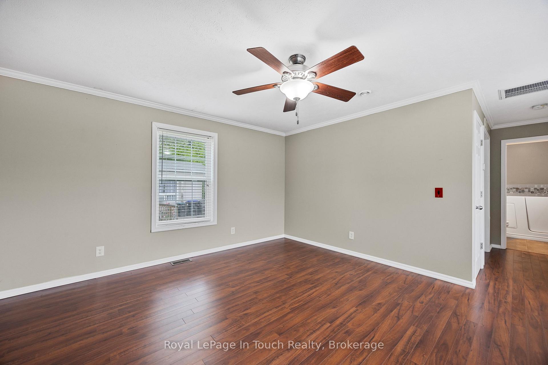 Photo 2 of 6 Maple Lane, Midland — HOMEH