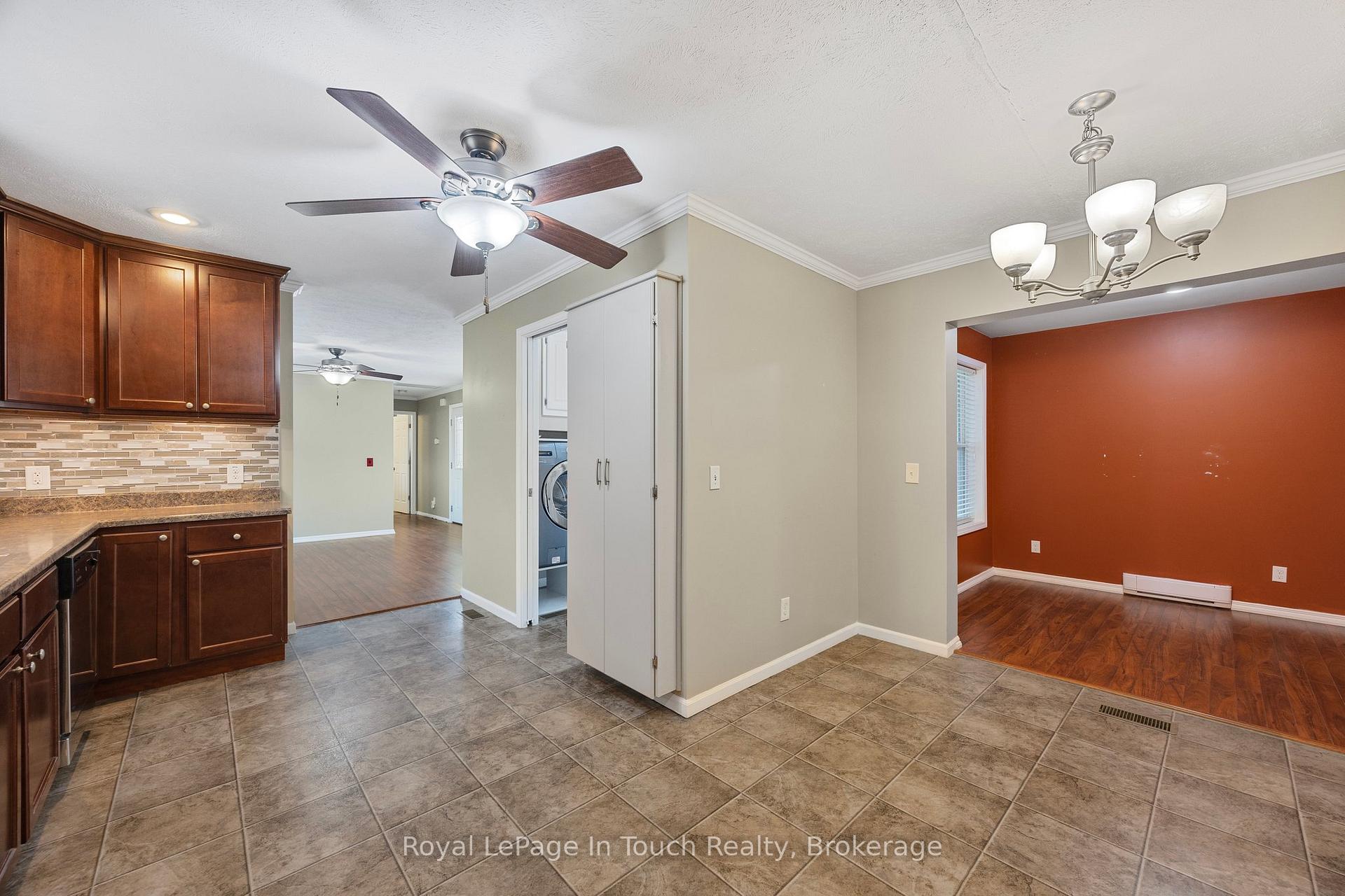 Photo 14 of 6 Maple Lane, Midland — HOMEH