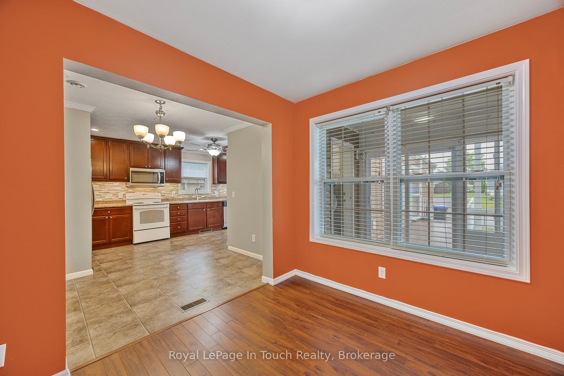 Photo 23 of 6 Maple Lane, Midland — HOMEH