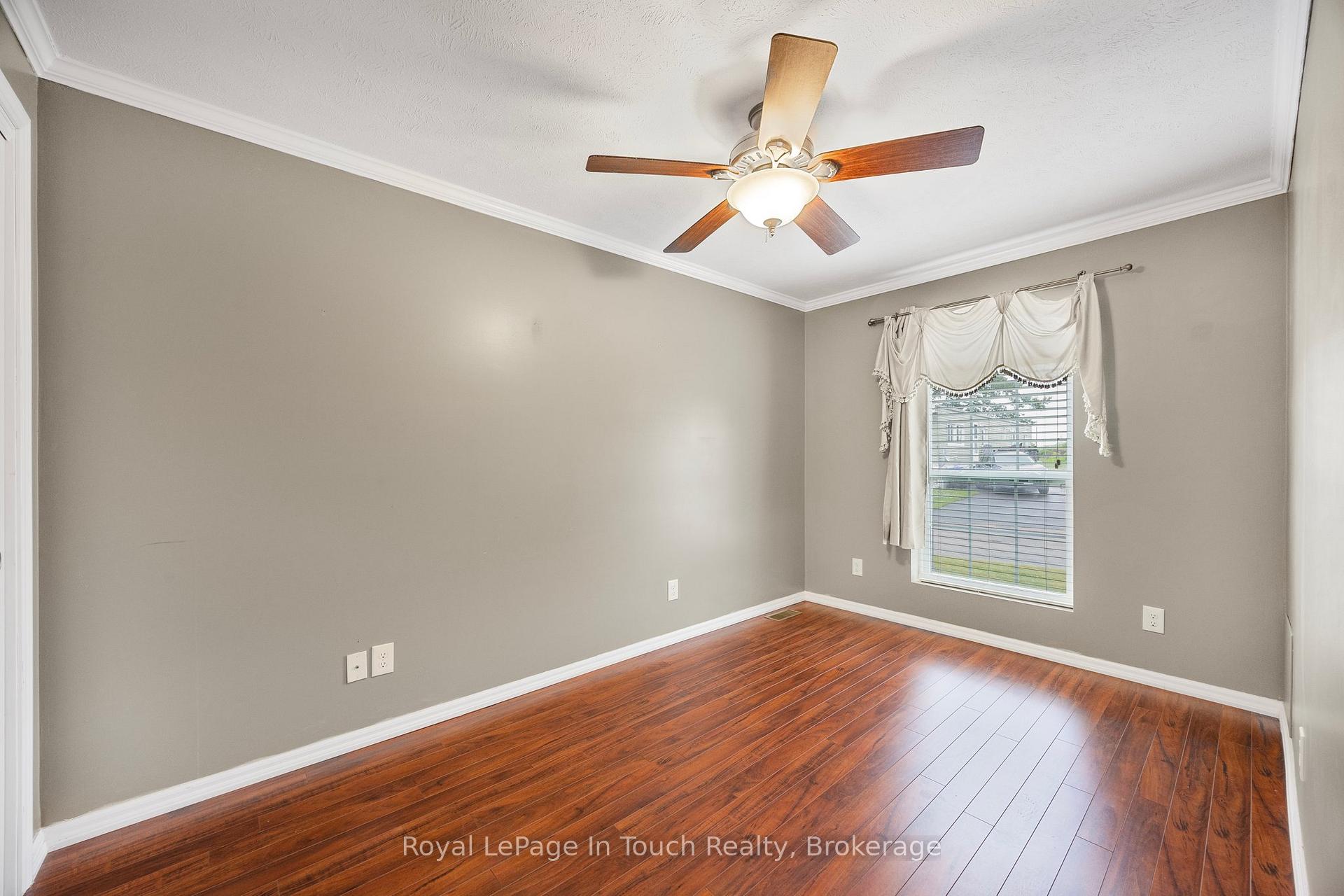 Photo 24 of 6 Maple Lane, Midland — HOMEH
