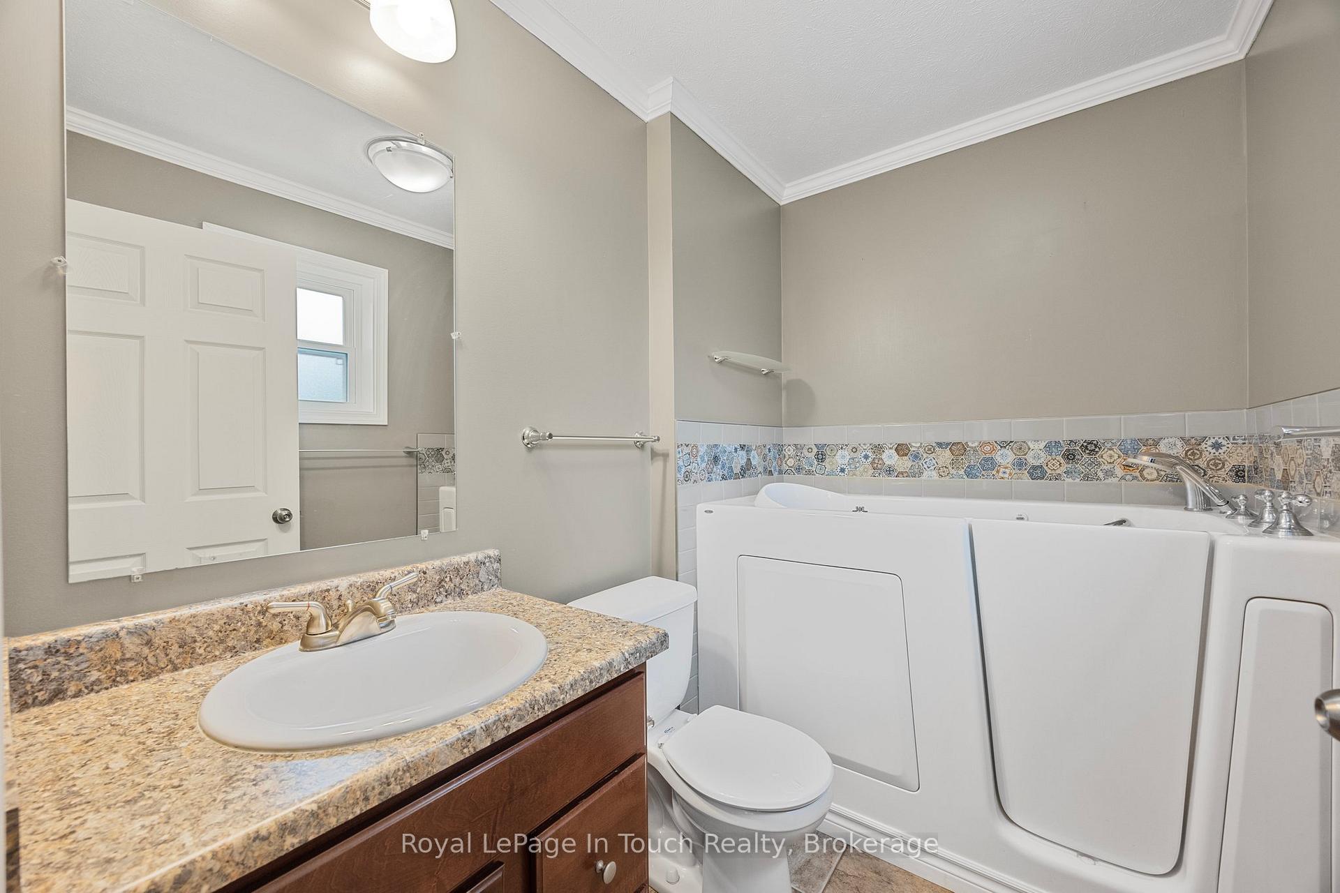 Photo 22 of 6 Maple Lane, Midland — HOMEH
