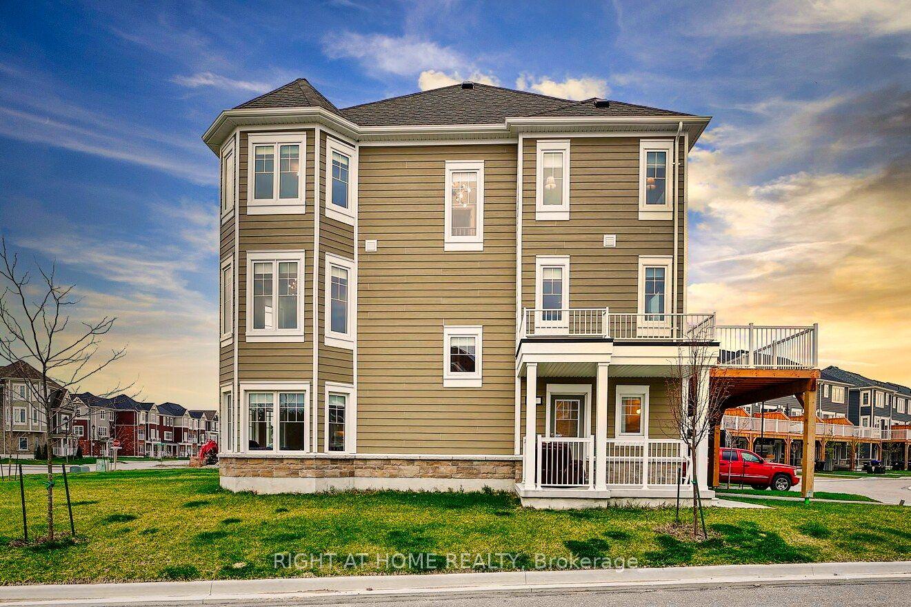 Photo 2 of 8 Spencer Boulevard, Wasaga Beach — HOMEH