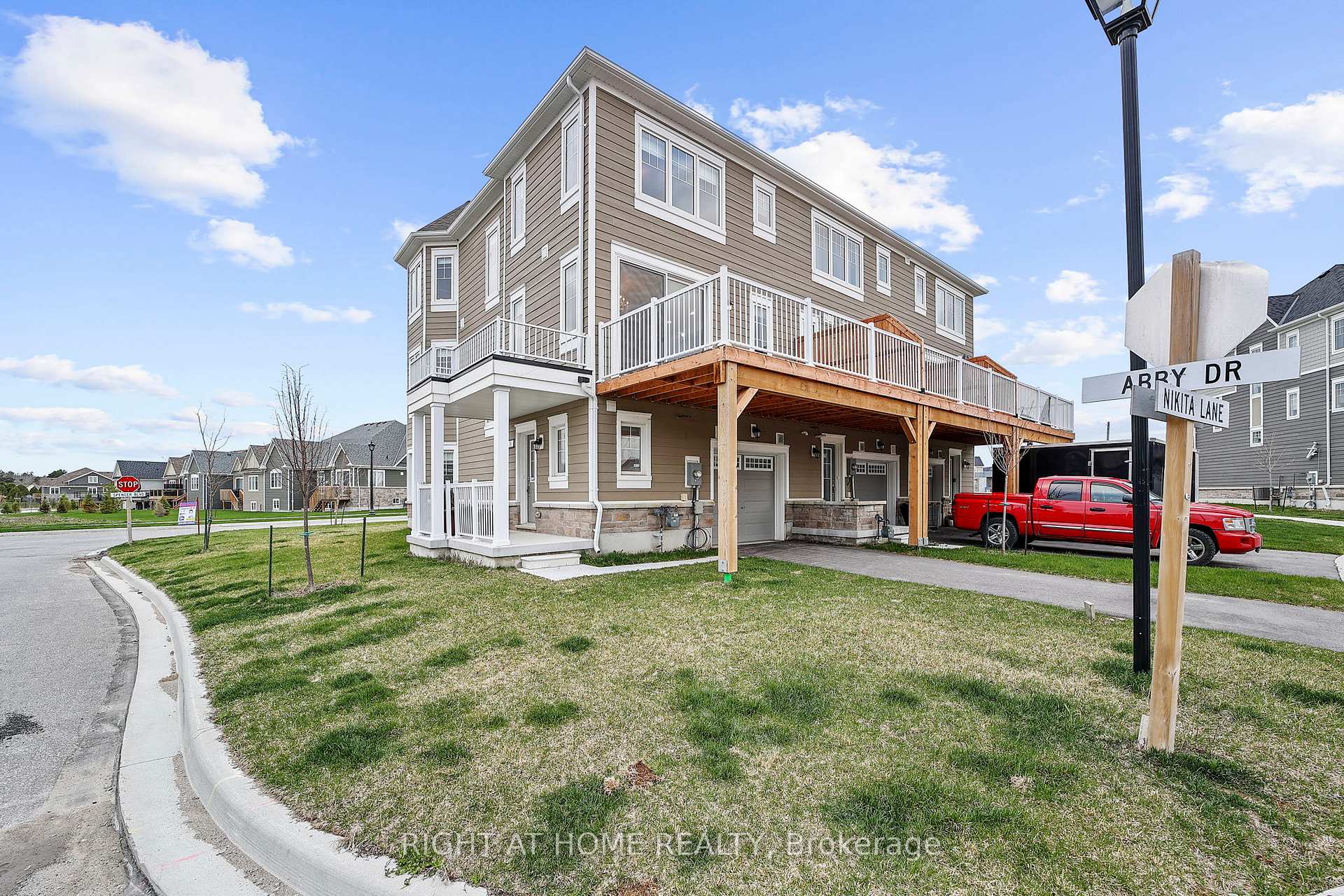 Photo 6 of 8 Spencer Boulevard, Wasaga Beach — HOMEH