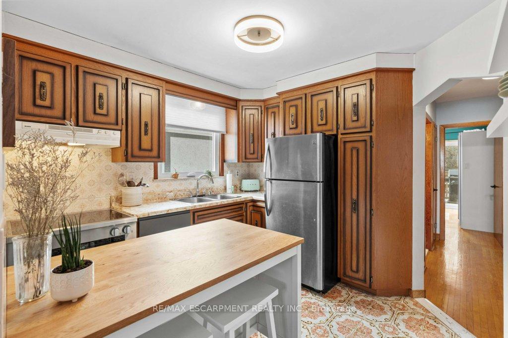 Photo 2 of 42 Martin Road, Hamilton, Rosedale — HOMEH