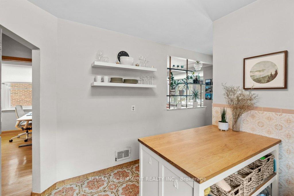 Photo 6 of 42 Martin Road, Hamilton, Rosedale — HOMEH