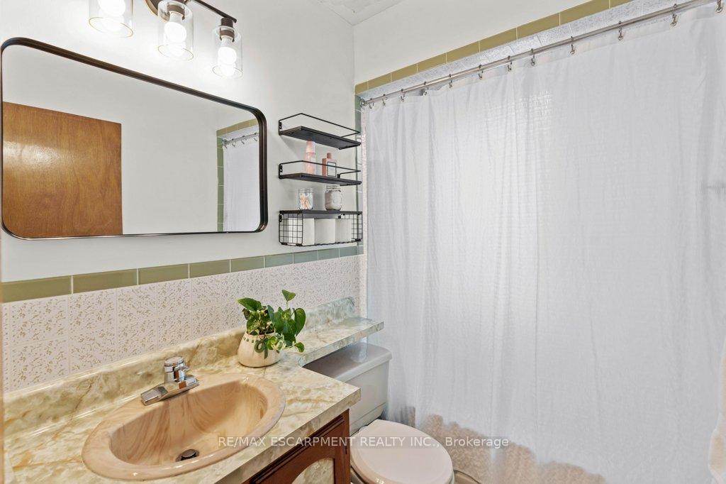 Photo 12 of 42 Martin Road, Hamilton, Rosedale — HOMEH