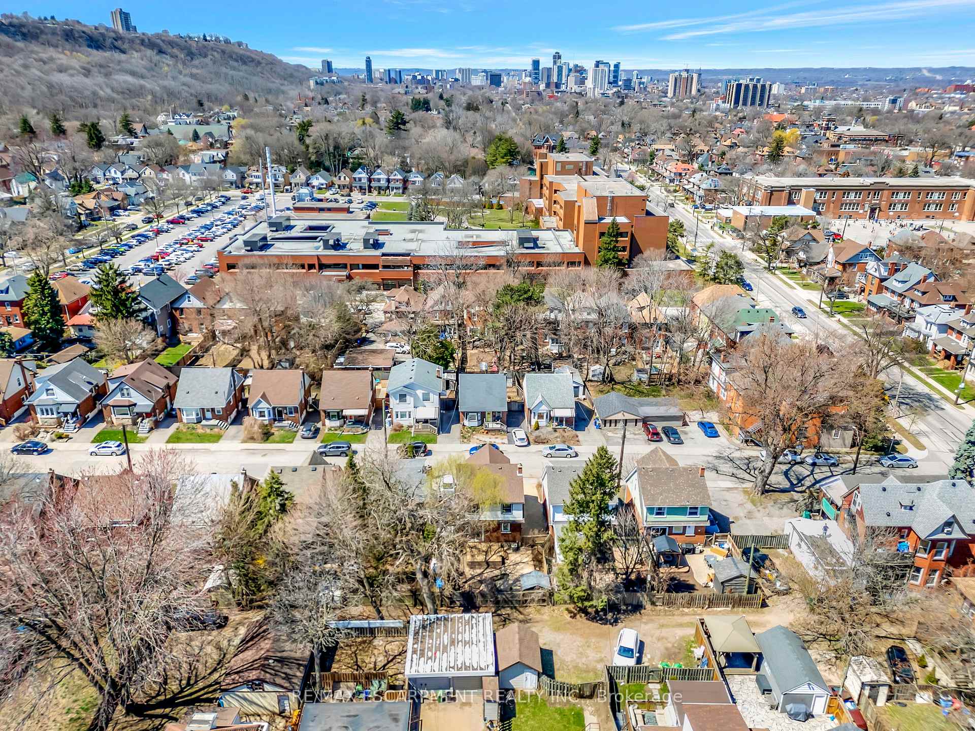 Photo 15 of 21 Gilmour Place, Hamilton, Blakeley — HOMEH